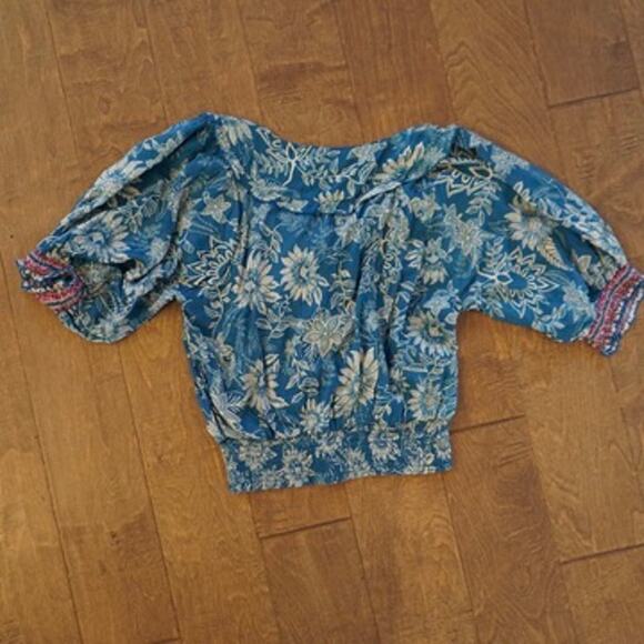 NEW Natural Life Short Sleeve Floral Cropped Top Blue Womens Size Medium - Picture 3 of 8